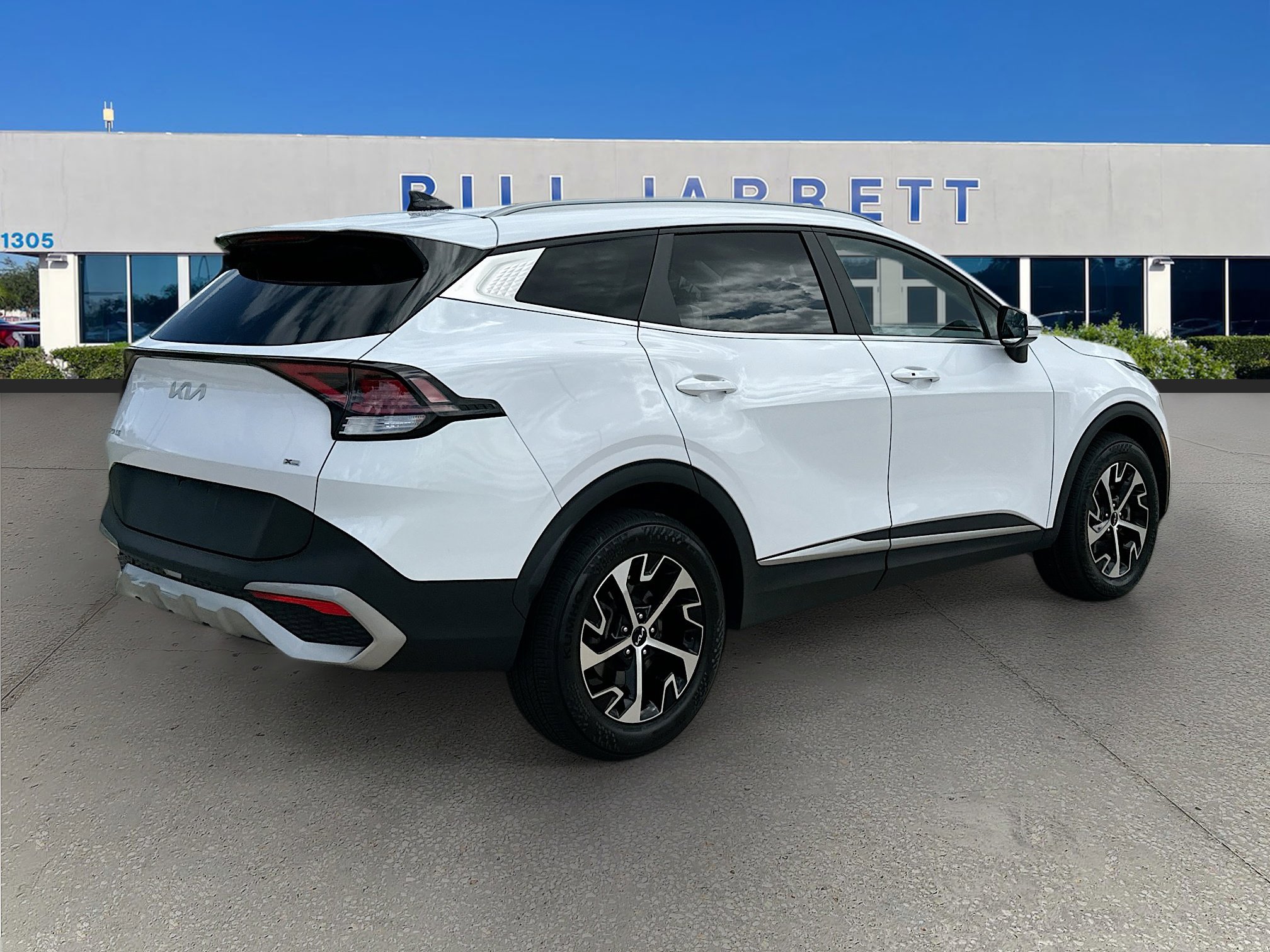 Used 2023 Kia Sportage EX image 7