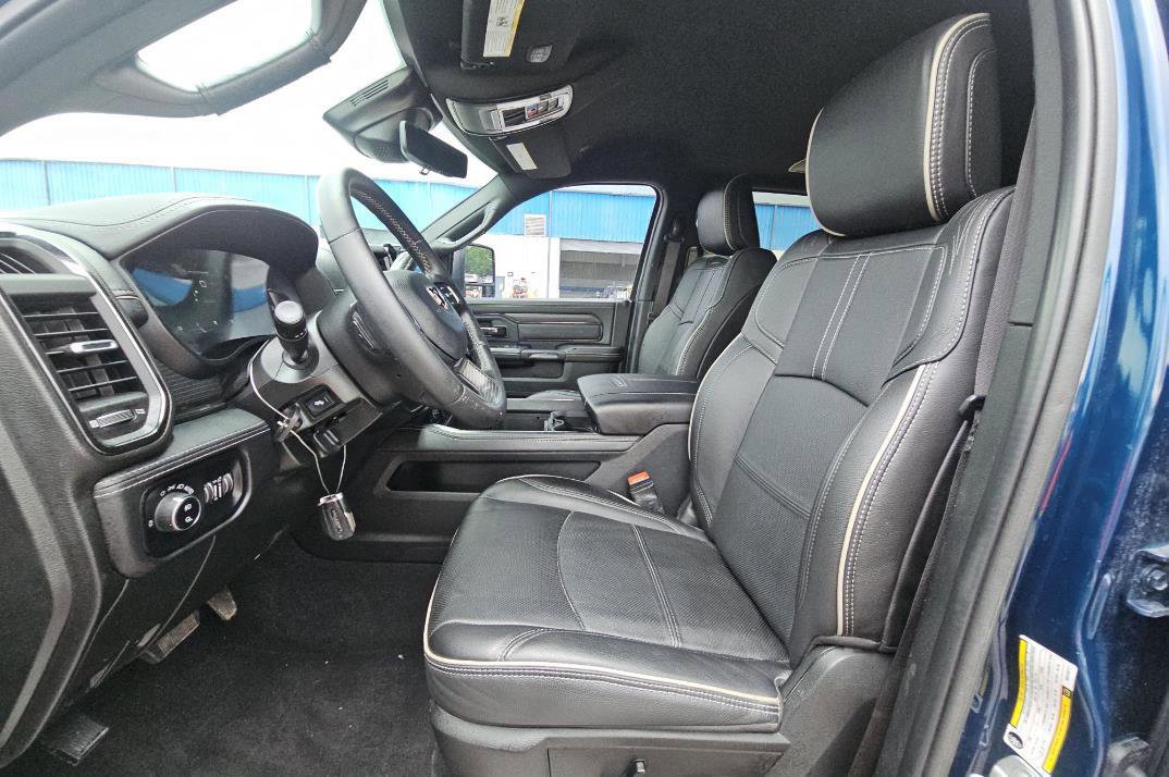 Used 2024 RAM 3500 Limited AWD/4WD image 3