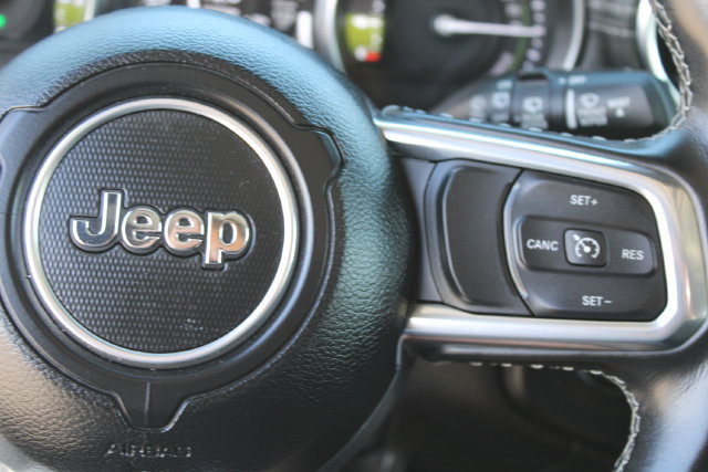 Used 2023 Jeep Wrangler Unlimited Sahara w/ Cold Weather Group AWD/4WD image 19
