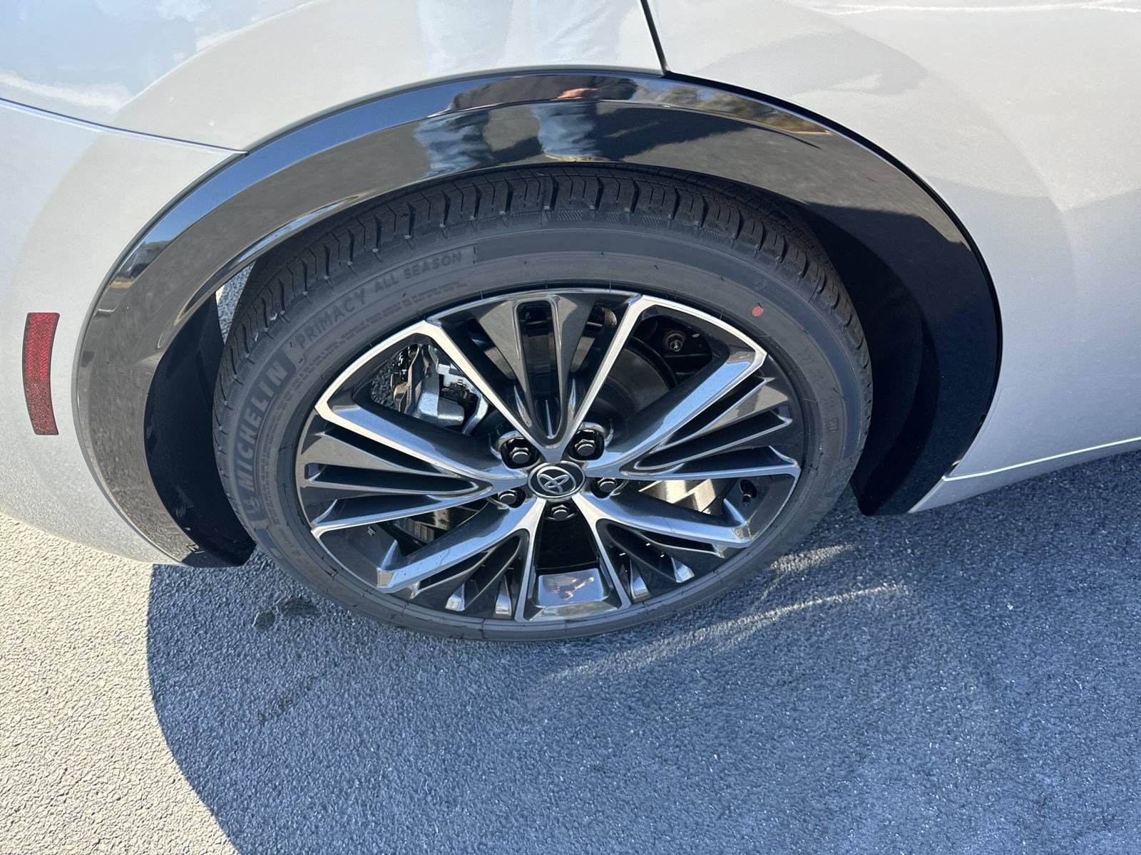 New 2024 Toyota Prius XLE FWD image 11