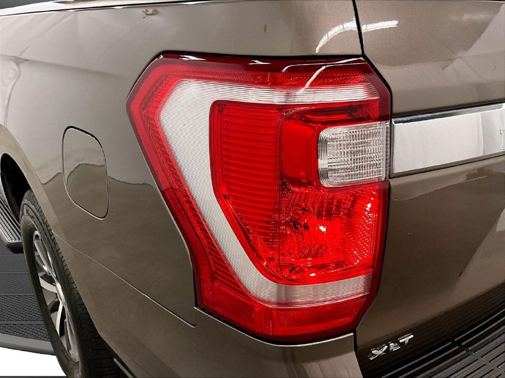 Used 2018 Ford Expedition Max XLT w/ Cargo Package AWD/4WD image 22