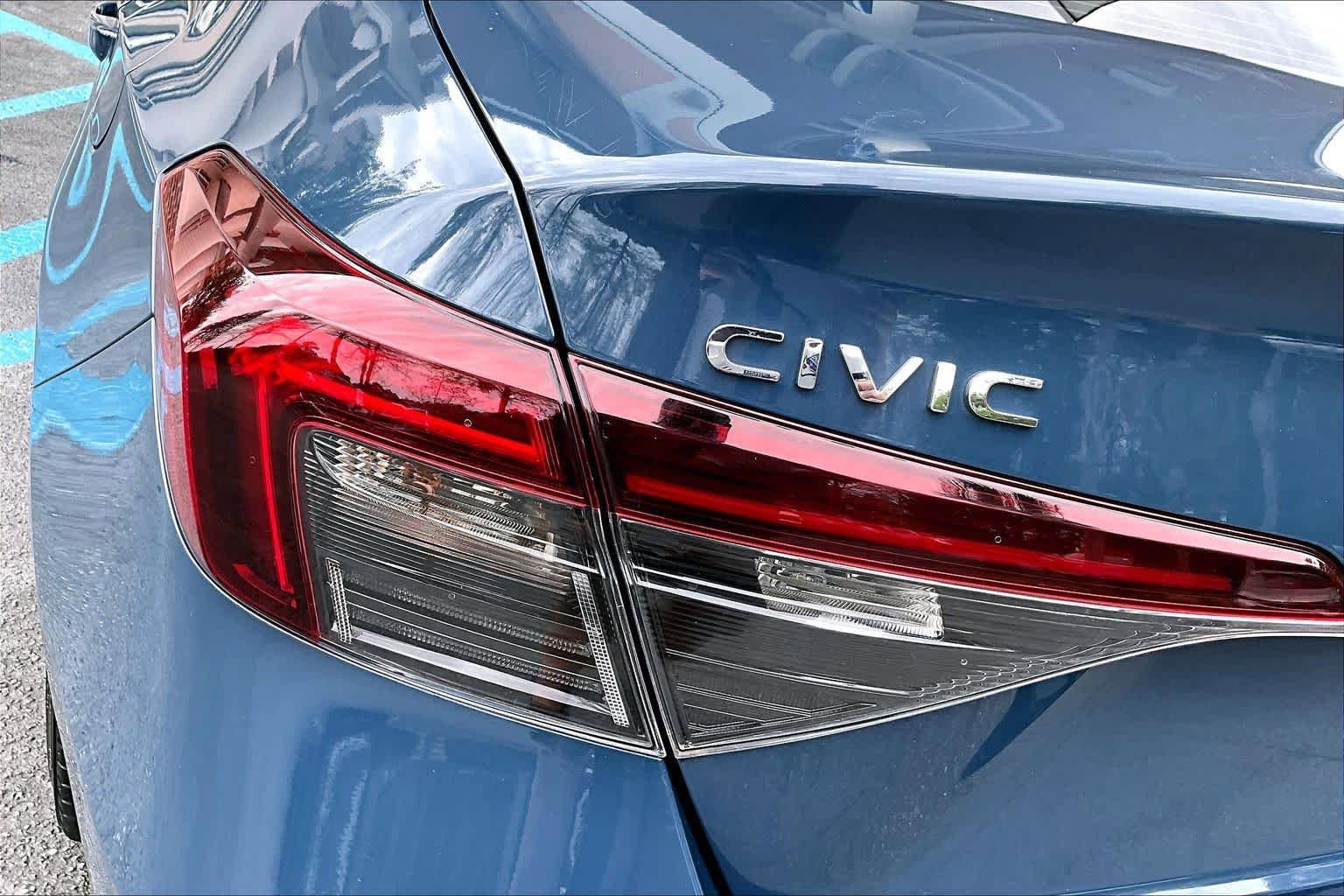 Used 2025 Honda Civic Sport image 28