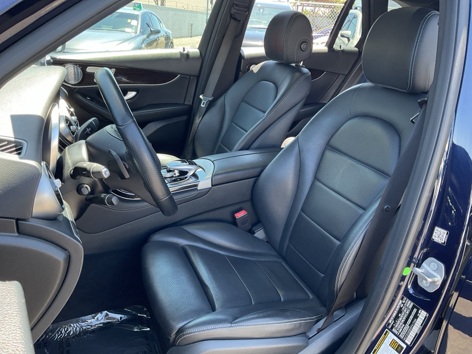 Used 2019 Mercedes-Benz GLC 350e 4MATIC image 18