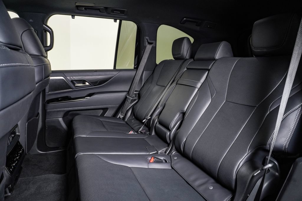 Used 2023 Lexus LX 600 4WD w/ Appearance Package image 18
