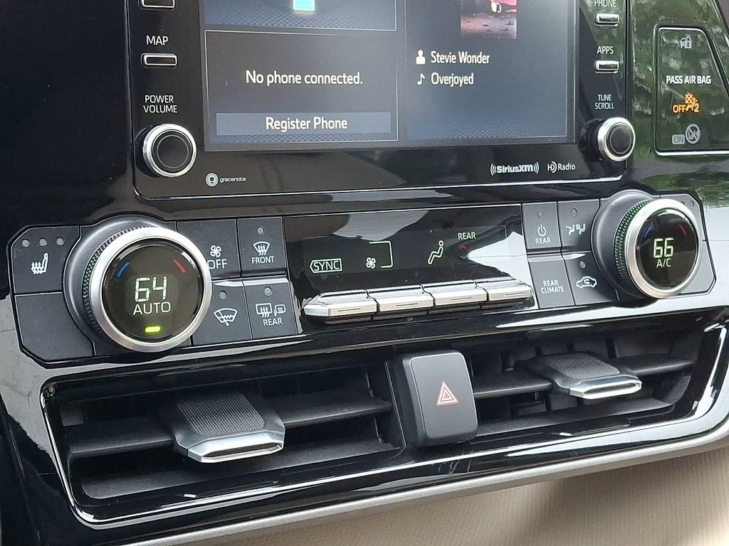 Certified 2020 Toyota Highlander XLE AWD/4WD image 18