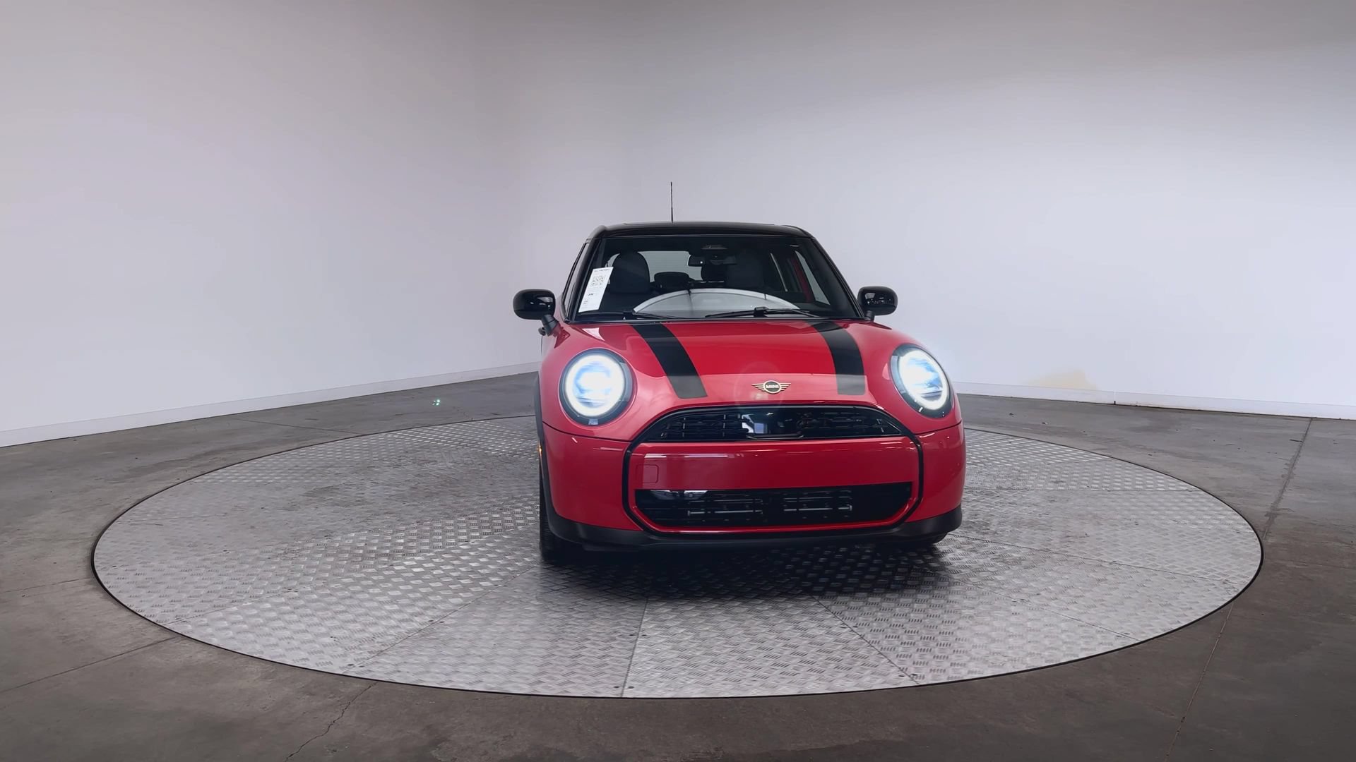 Used 2026 MINI Cooper 4-Door Hardtop FWD image 3