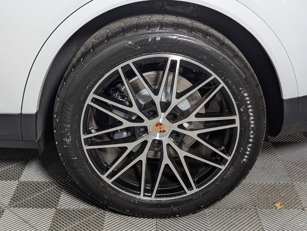 New 2026 Porsche Cayenne image 12