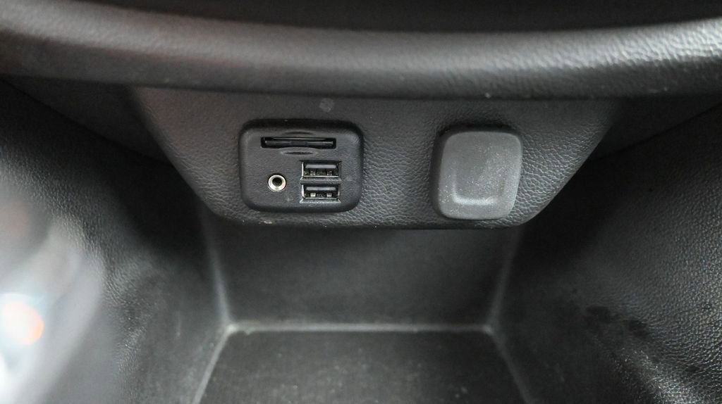 Used 2020 Chevrolet Traverse LT w/ LT Premium Package FWD image 37