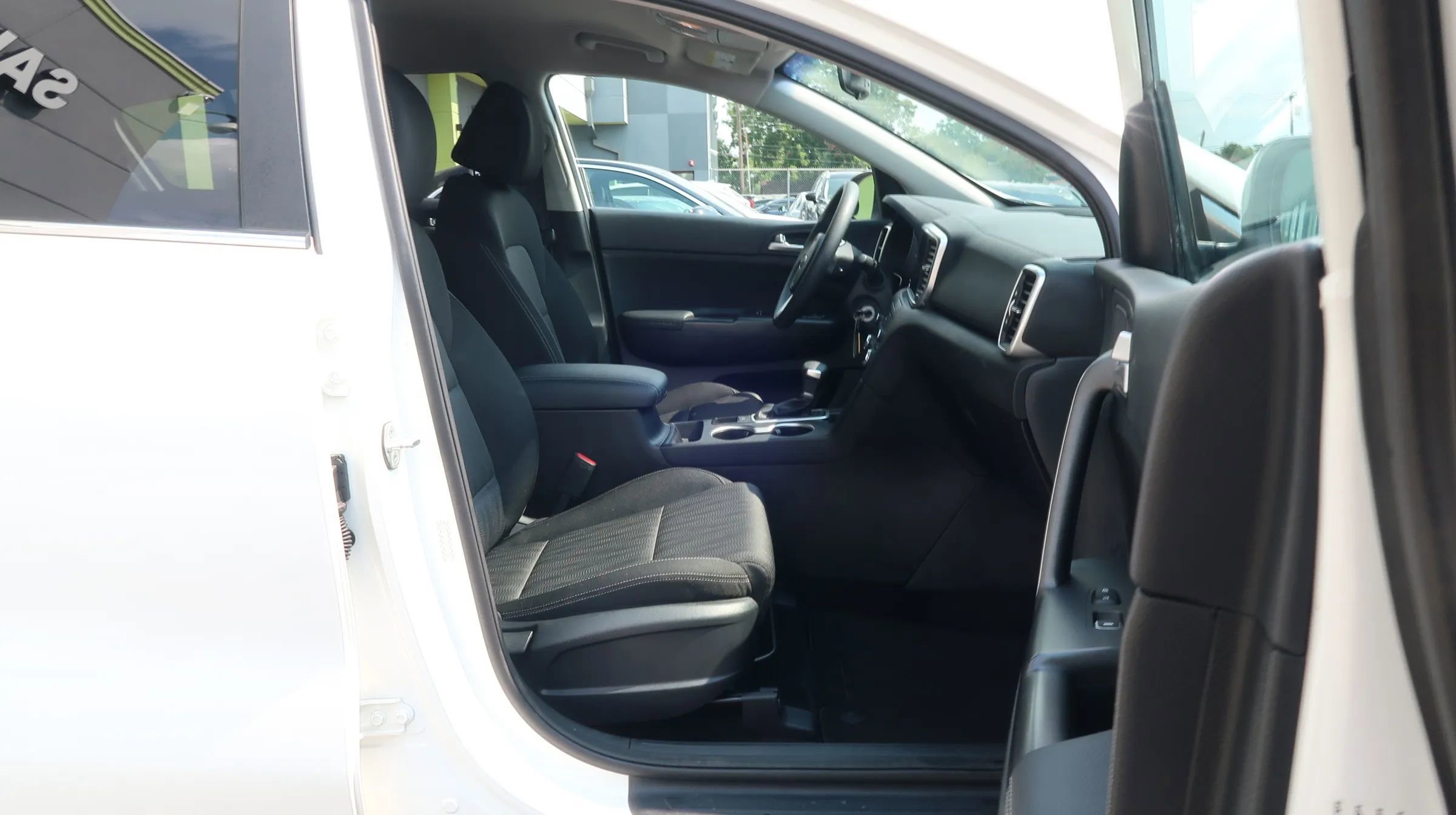 Used 2022 Kia Sportage LX image 22