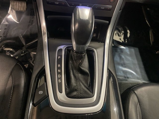 Used 2015 Ford Edge Titanium image 25