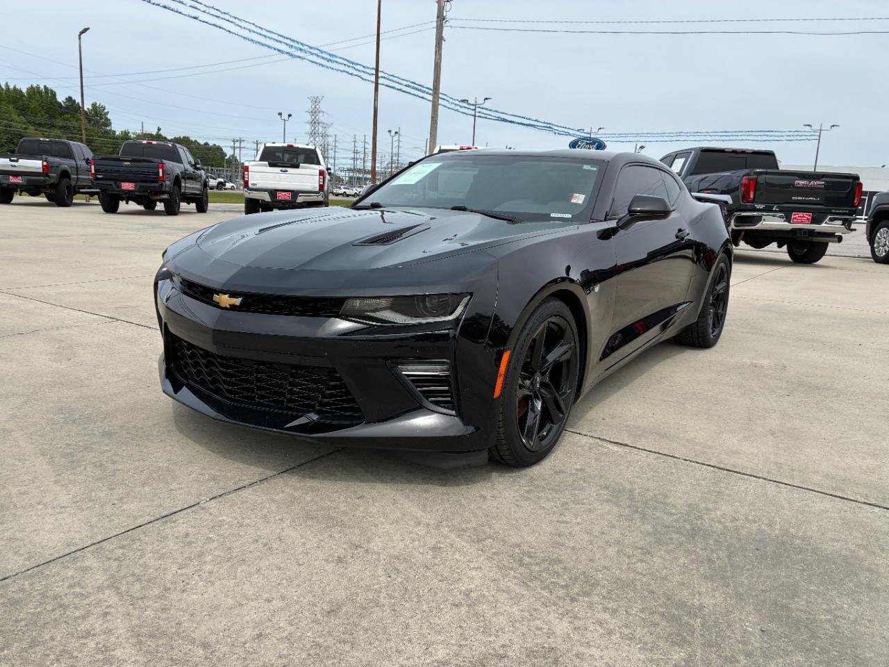 Used 2018 Chevrolet Camaro SS RWD image 2
