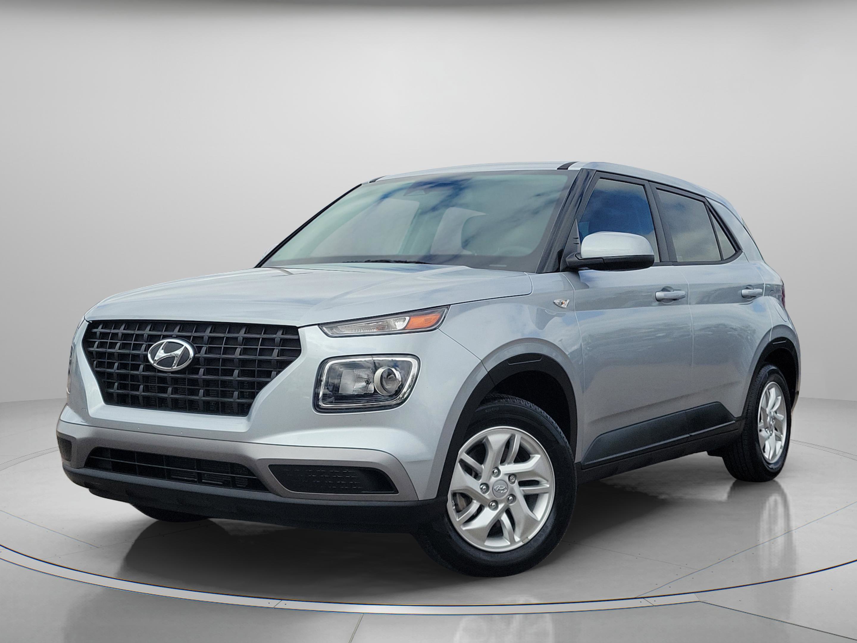Certified 2023 Hyundai Venue SE image 2