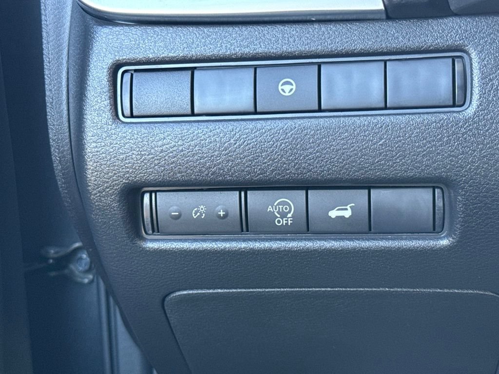 Used 2026 Nissan Rogue SL FWD image 24