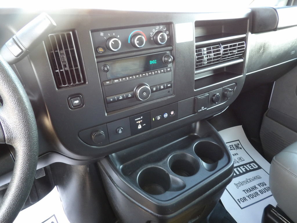Used 2022 GMC Savana 3500 Extended w/ Power Convenience Package RWD image 22