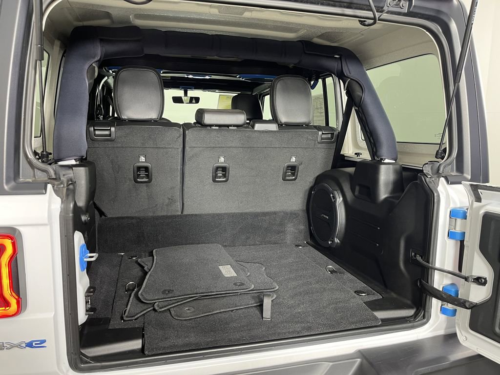 Used 2022 Jeep Wrangler Unlimited Sahara image 21
