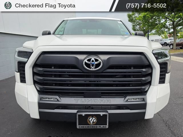 Used 2022 Toyota Tundra SR5 w/ SR5 Convenience Package AWD/4WD image 13