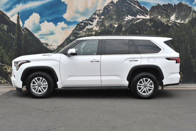 Certified 2025 Toyota Sequoia SR5 AWD/4WD image 7