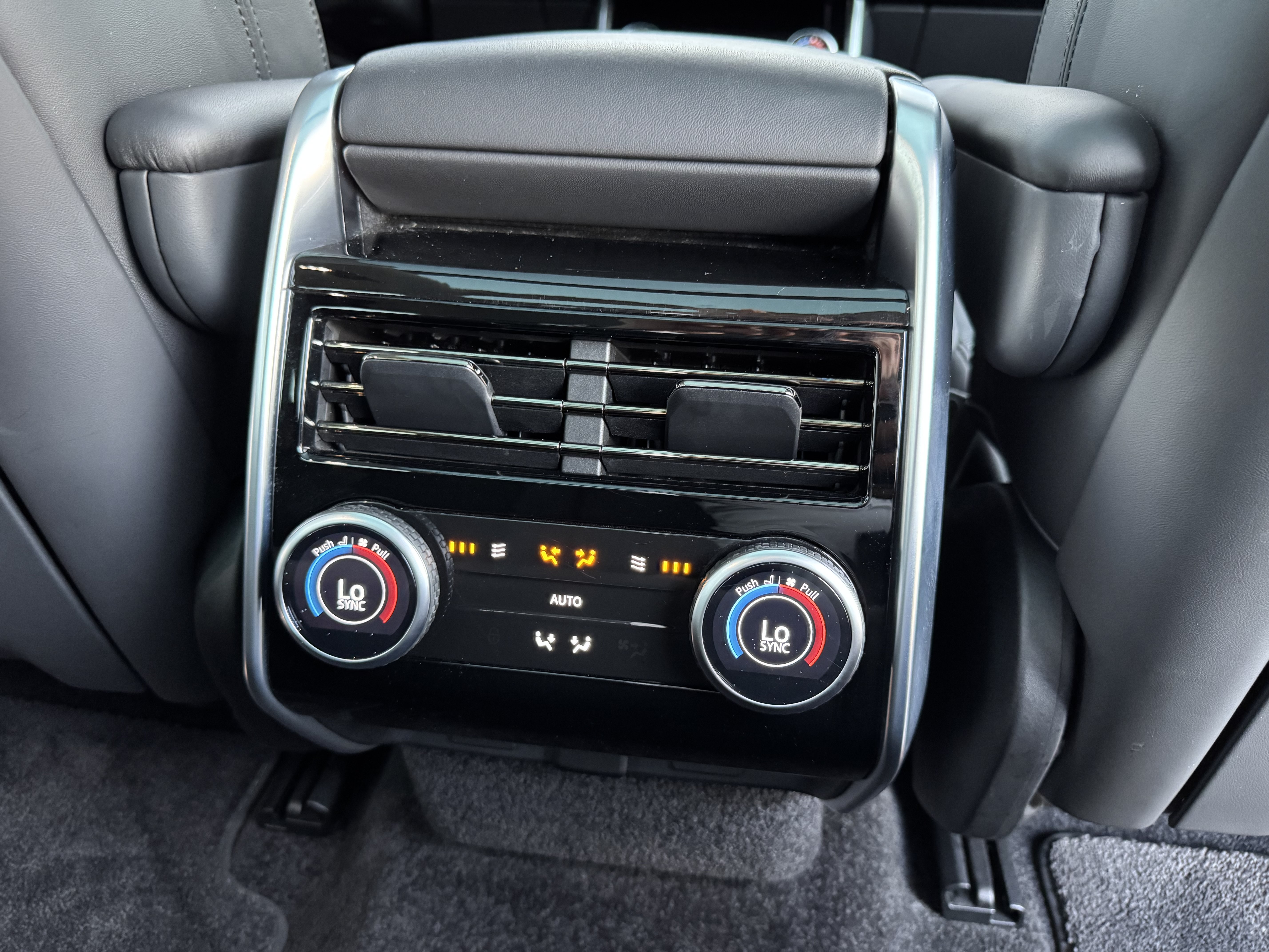Used 2022 Land Rover Range Rover SE AWD/4WD image 27