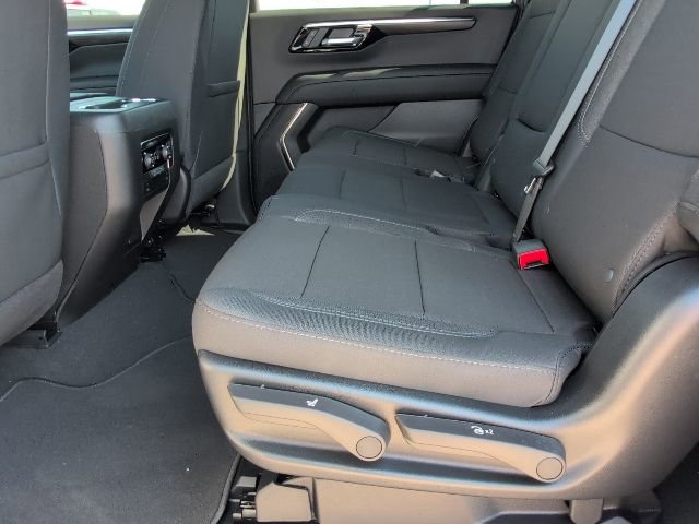 New 2026 Chevrolet Suburban LS image 7