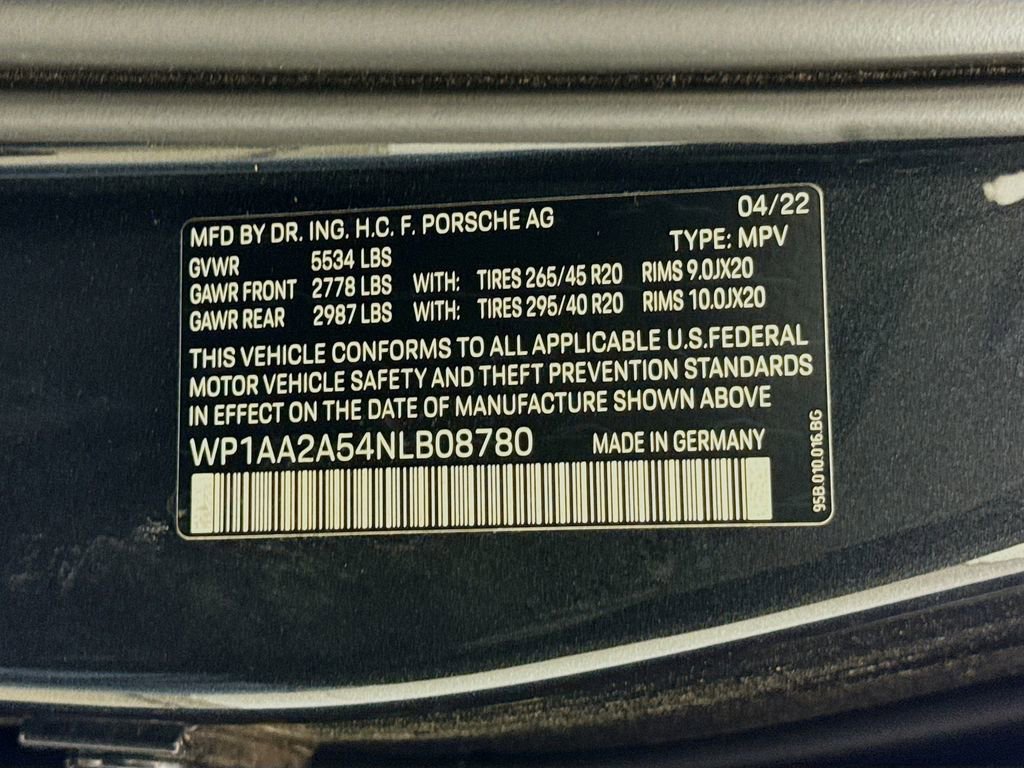 Used 2022 Porsche Macan image 32