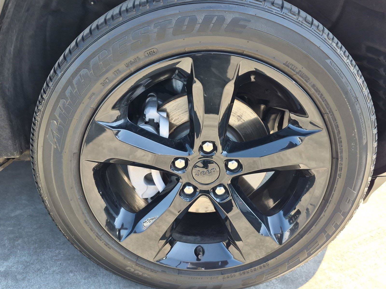 Certified 2024 Jeep Grand Cherokee Altitude AWD/4WD image 12