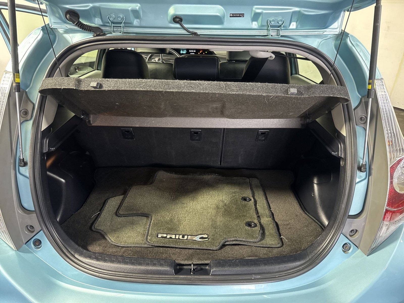 Used 2014 Toyota Prius C Four image 27