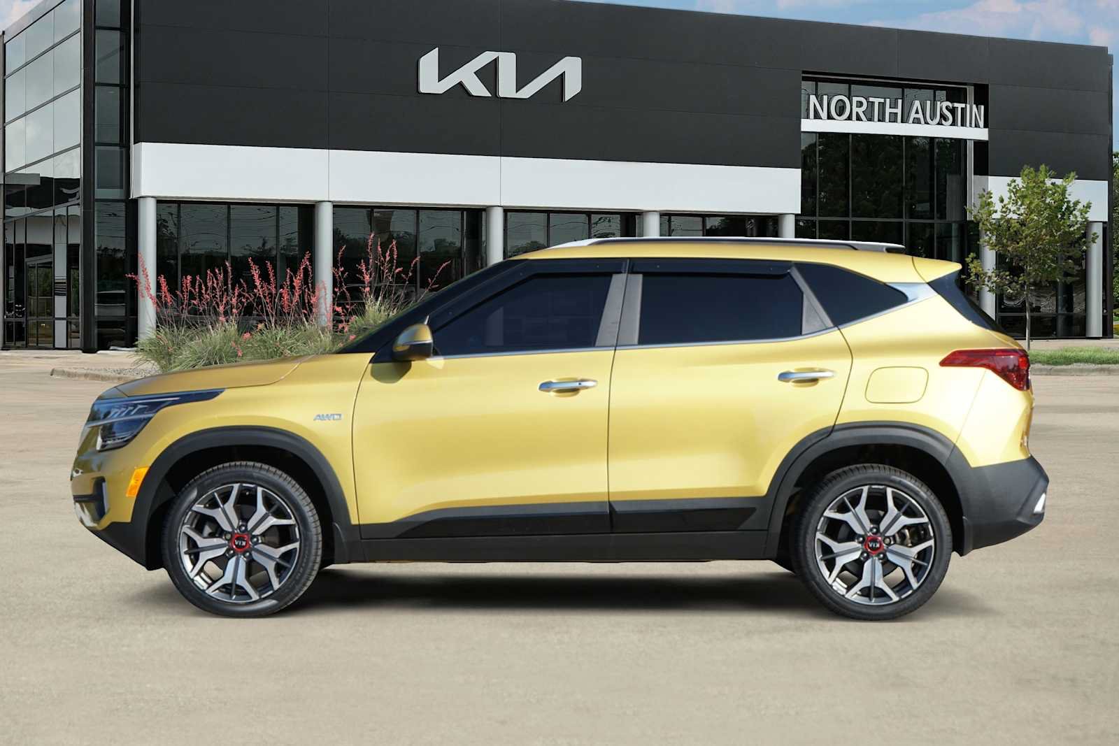 Used 2021 Kia Seltos SX w/ SX Sunroof Package AWD/4WD image 3