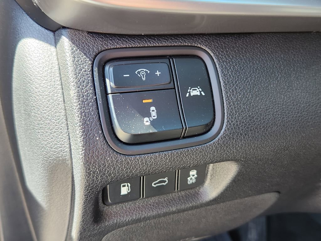 Used 2020 Kia Optima LX image 27