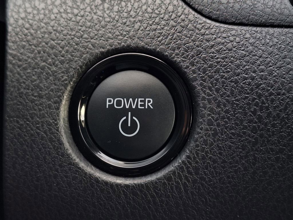 Used 2025 Toyota Camry SE image 20