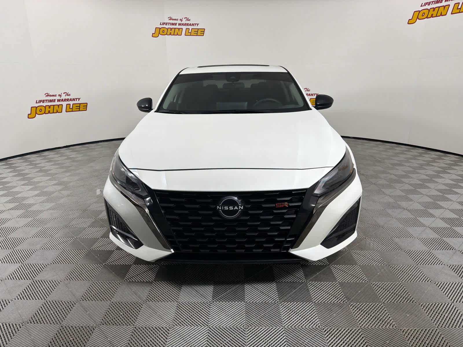 Used 2024 Nissan Altima 2.5 SR w/ SR Premium Package image 9