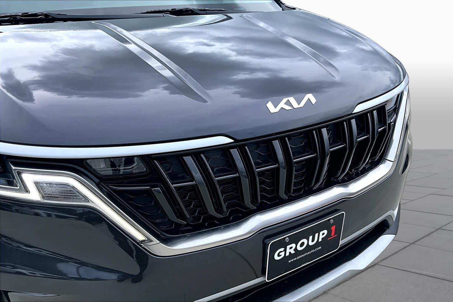 Certified 2023 Kia Carnival LX FWD image 28