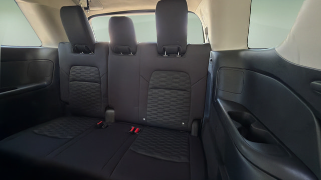 Used 2025 Nissan Pathfinder SV AWD/4WD image 15