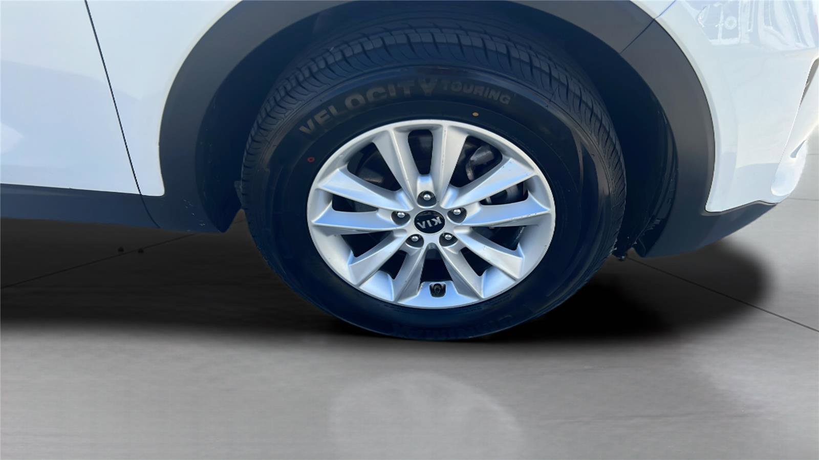 Used 2020 Kia Sorento LX FWD image 14