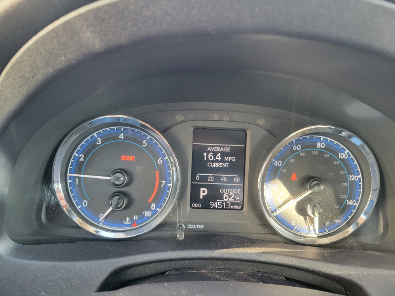 Used 2018 Toyota Corolla LE image 34