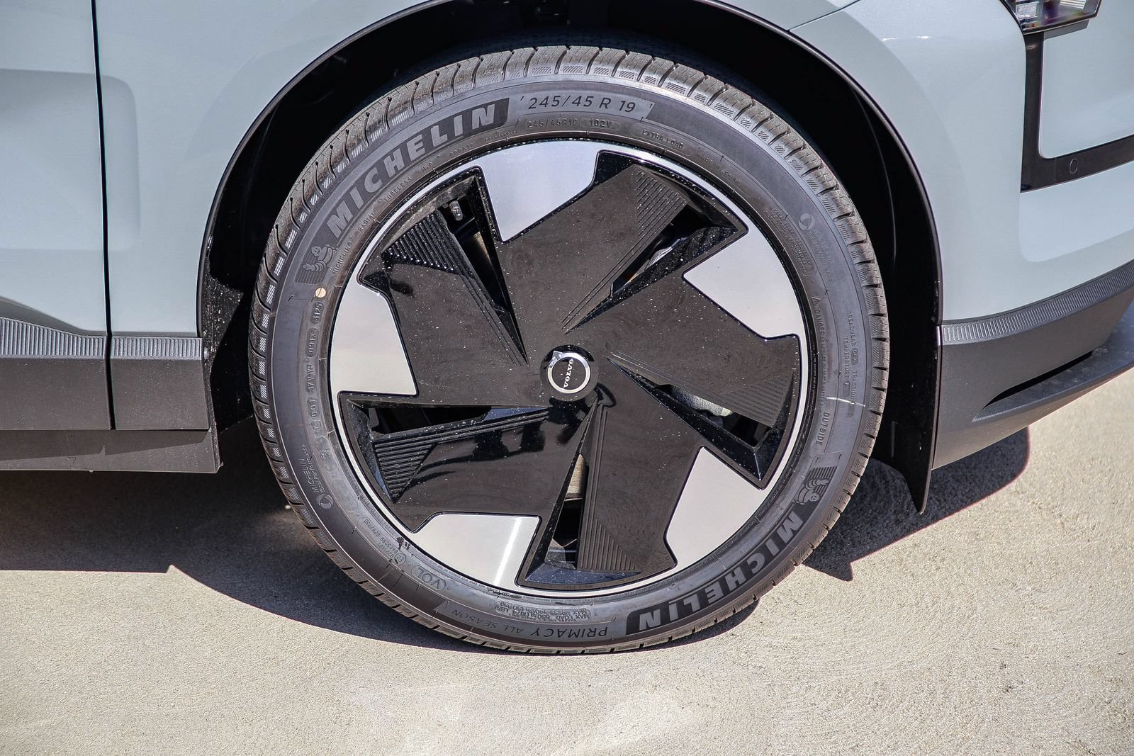 New 2026 Volvo EX30 Plus w/ Protection Package AWD/4WD image 9