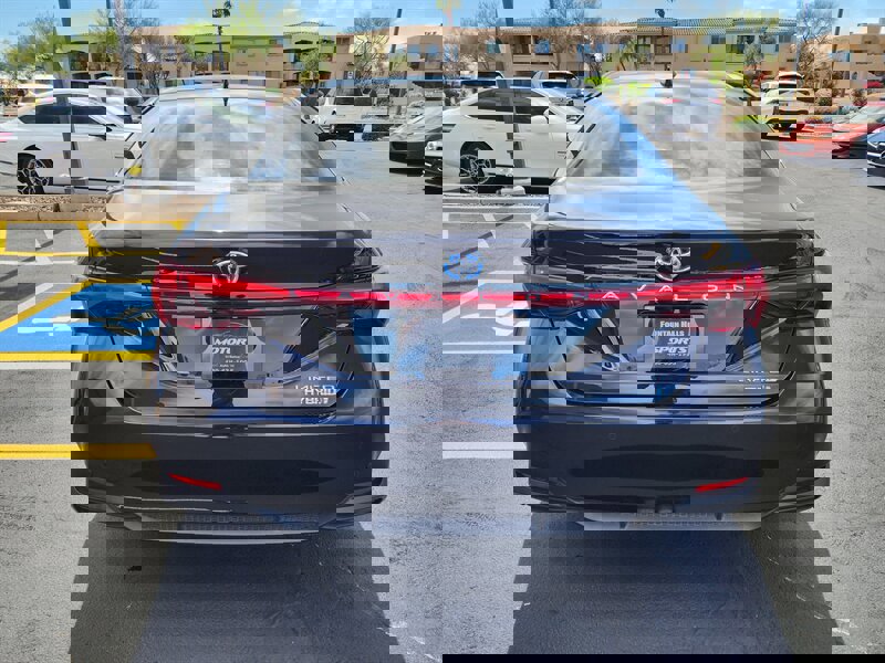 Used 2020 Toyota Avalon Limited w/ Advanced Safety Package image 4