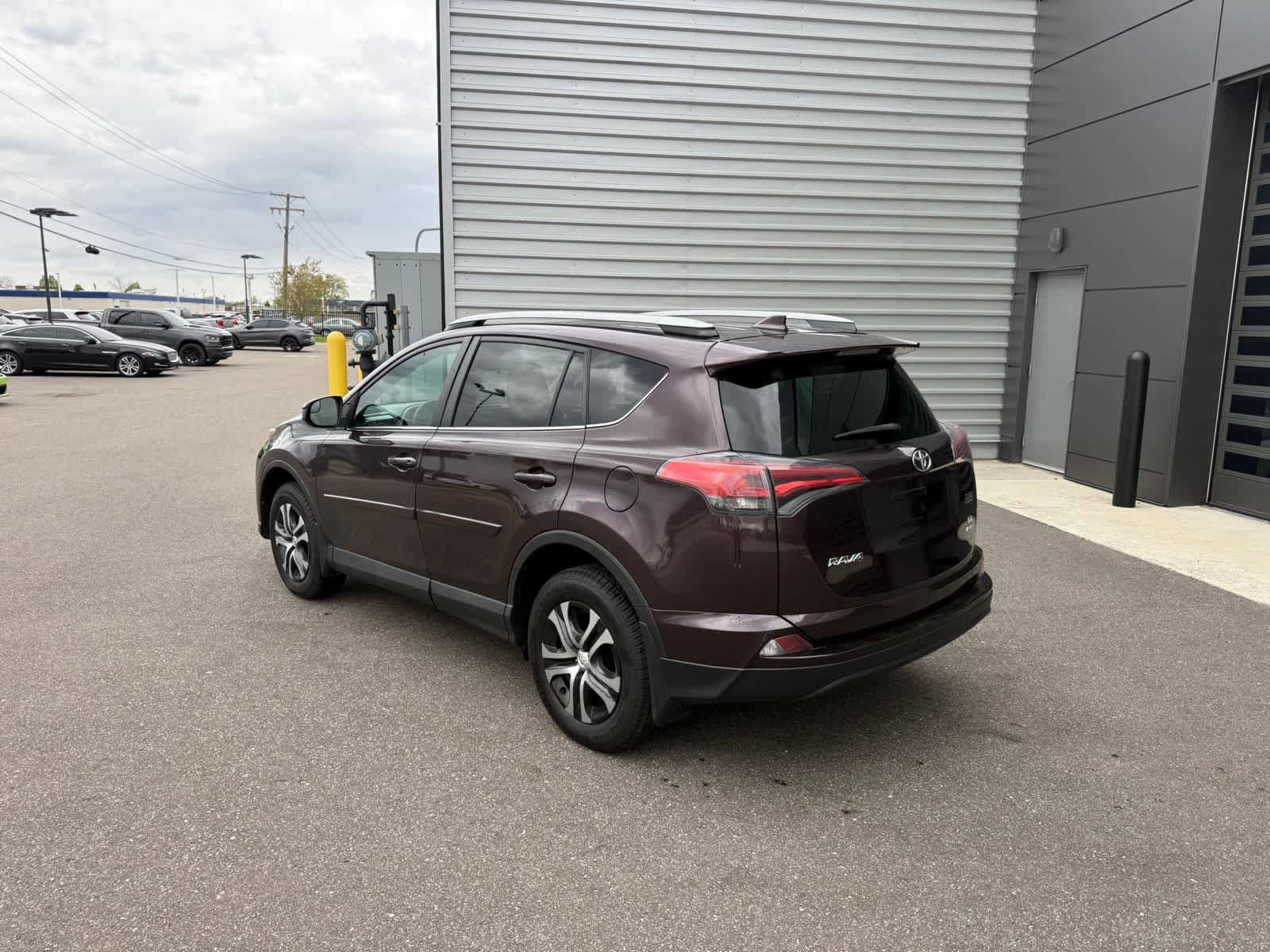 Used 2017 Toyota RAV4 LE w/ All Weather Liner Package AWD/4WD image 3
