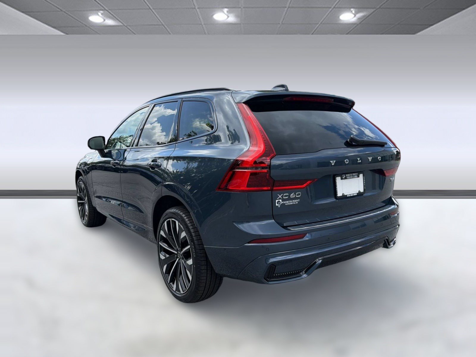 New 2026 Volvo XC60 T8 Ultra w/ Protection Package Premier AWD/4WD image 3