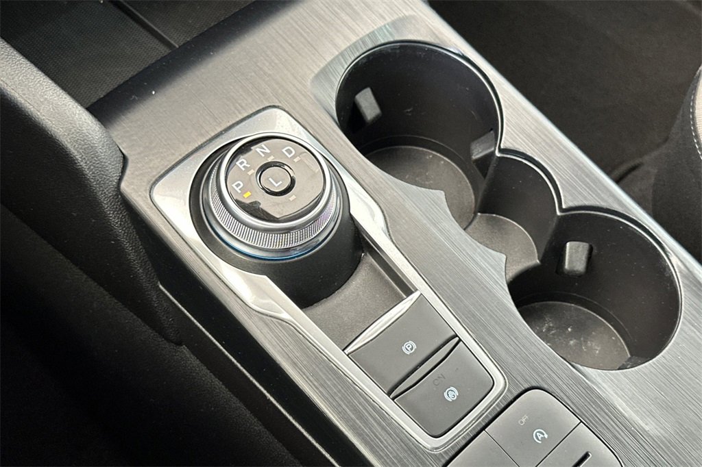 Used 2022 Ford Escape SE w/ SE Sport Appearance Package image 24