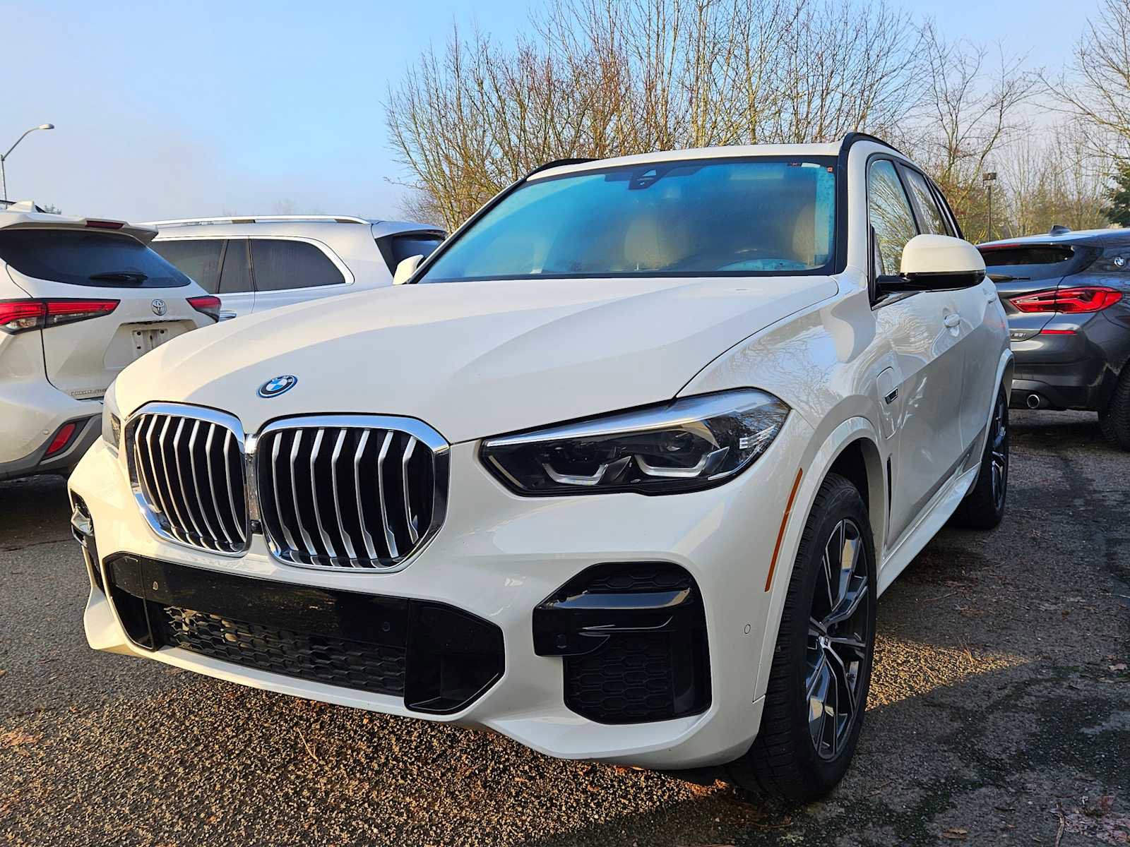 Used 2022 BMW X5 xDrive45e w/ M Sport Package image 6