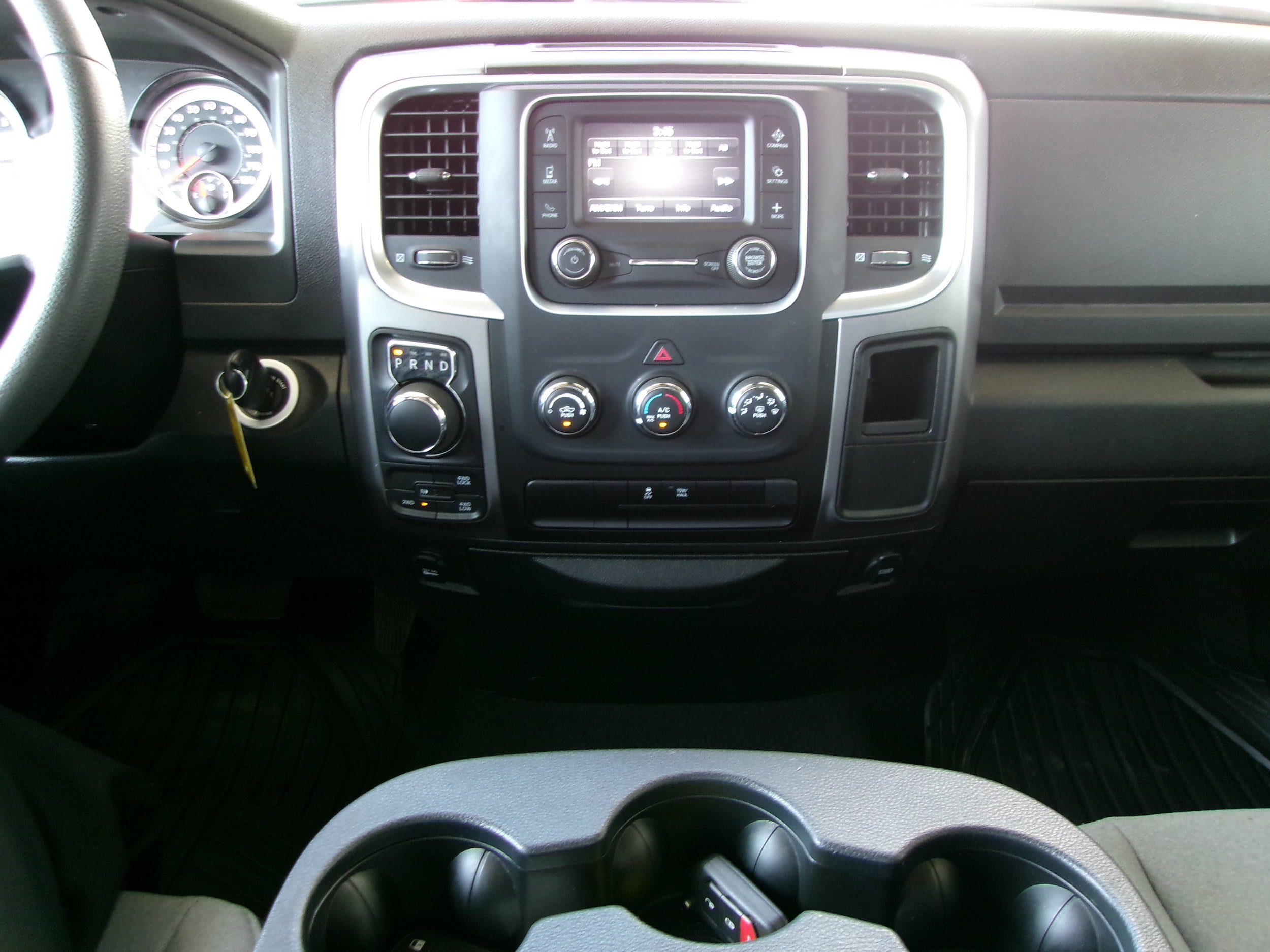 Used 2024 RAM 1500 Classic SLT AWD/4WD image 14