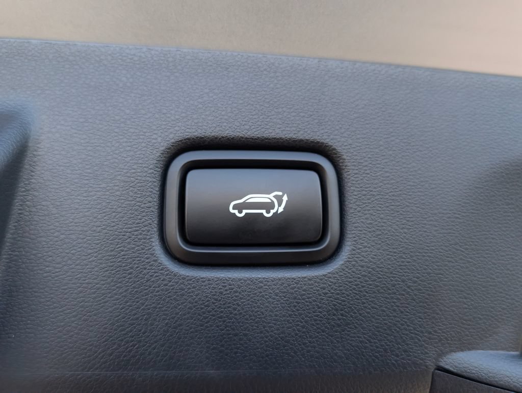 Used 2025 Hyundai Tucson Limited AWD/4WD image 12