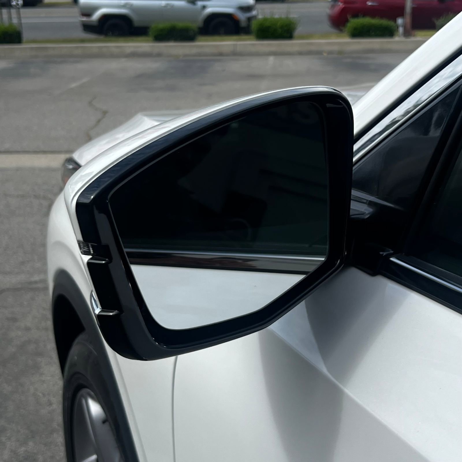 Used 2023 Acura MDX FWD image 11