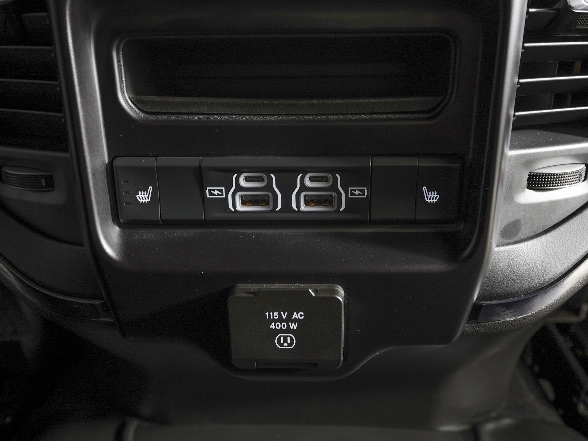 Used 2025 RAM 3500 Limited image 11