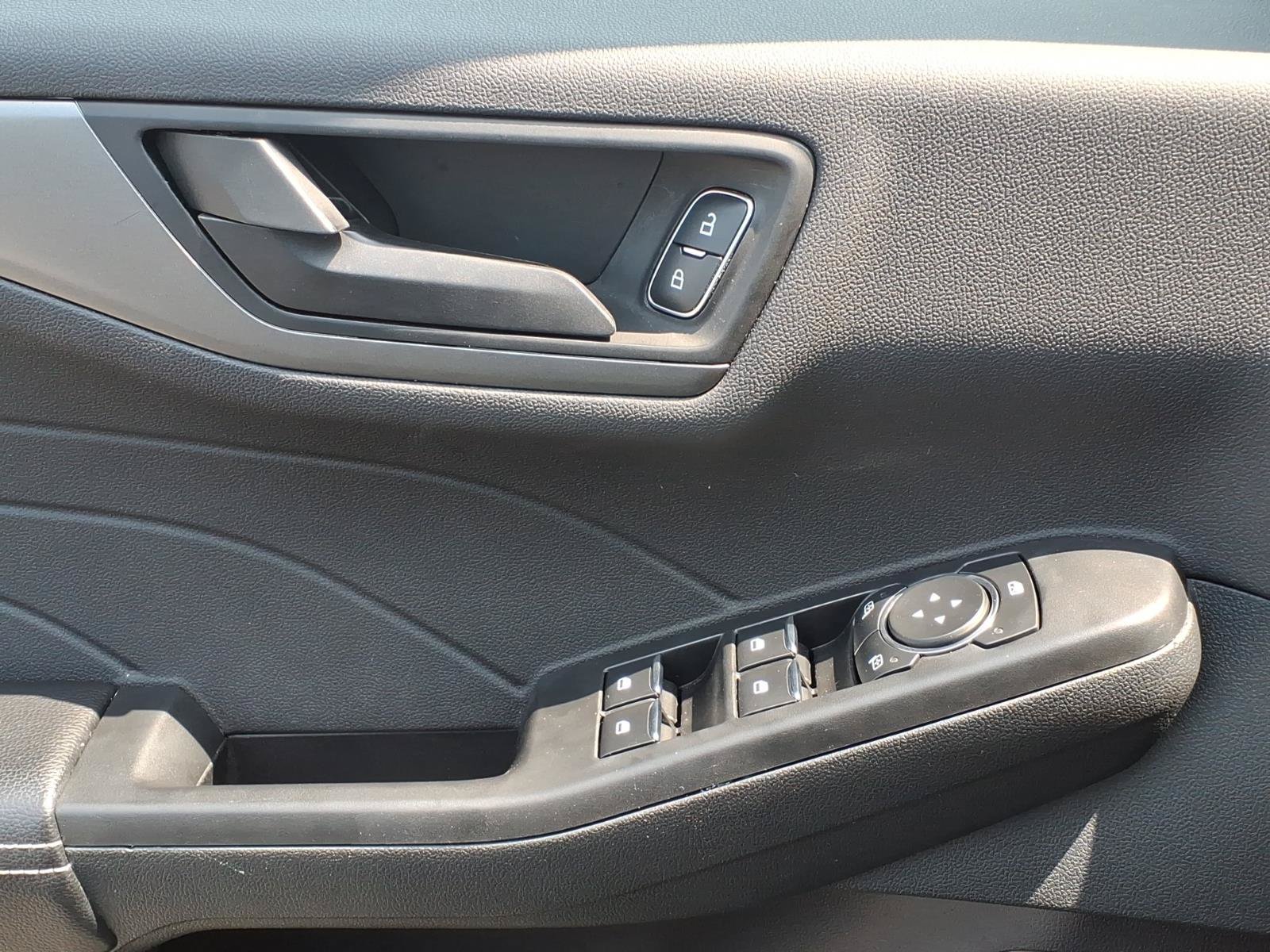 Used 2023 Ford Escape Active AWD/4WD image 18