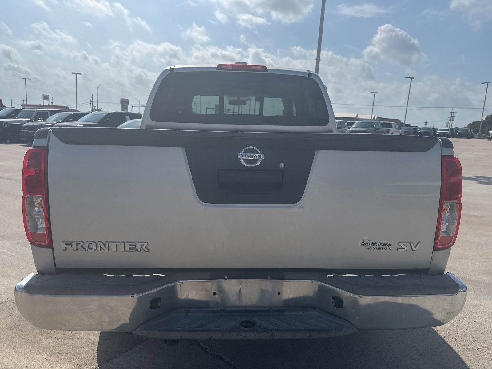 Used 2014 Nissan Frontier SV RWD image 4