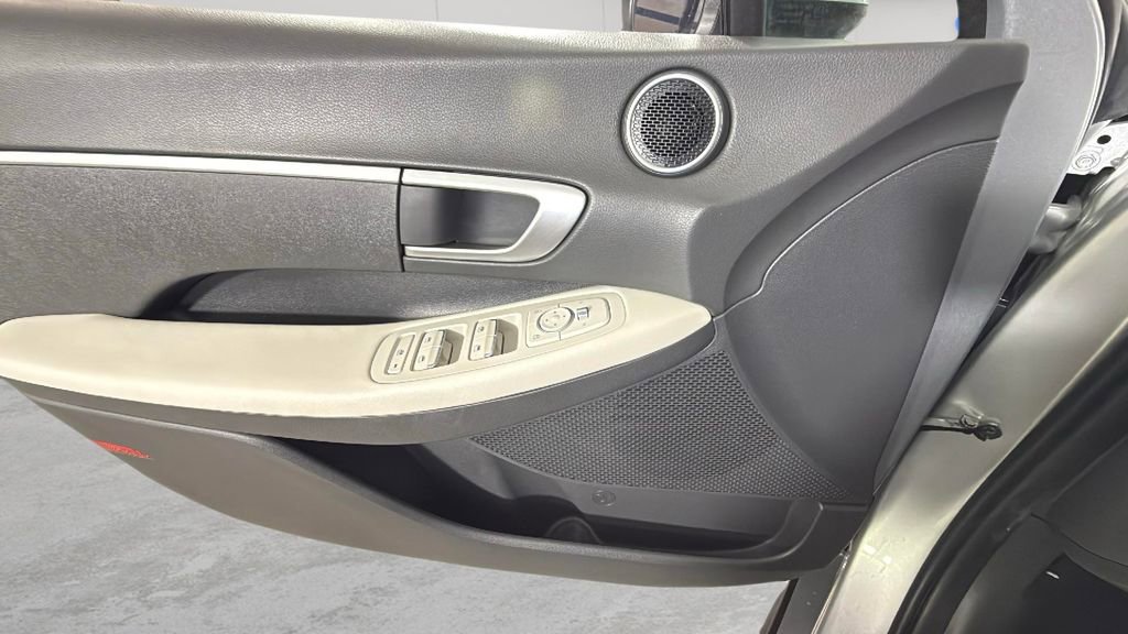 Used 2025 Hyundai Sonata SE image 23