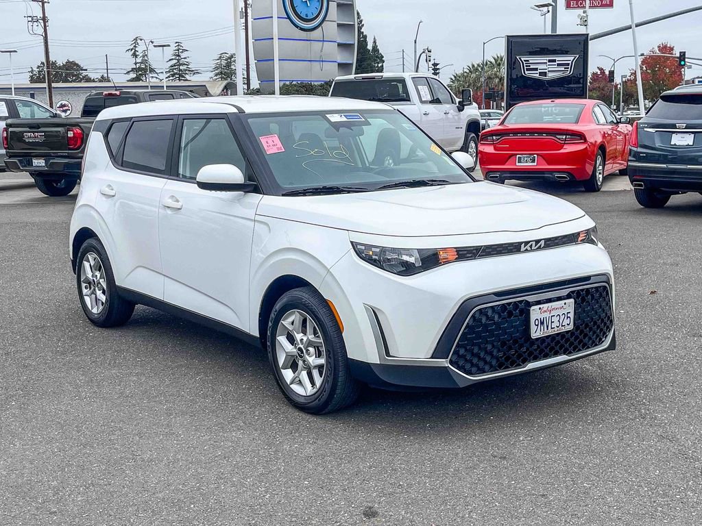 Used 2024 Kia Soul LX w/ Option Group 015 image 5