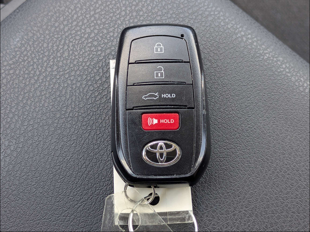 Used 2025 Toyota Camry LE FWD image 30