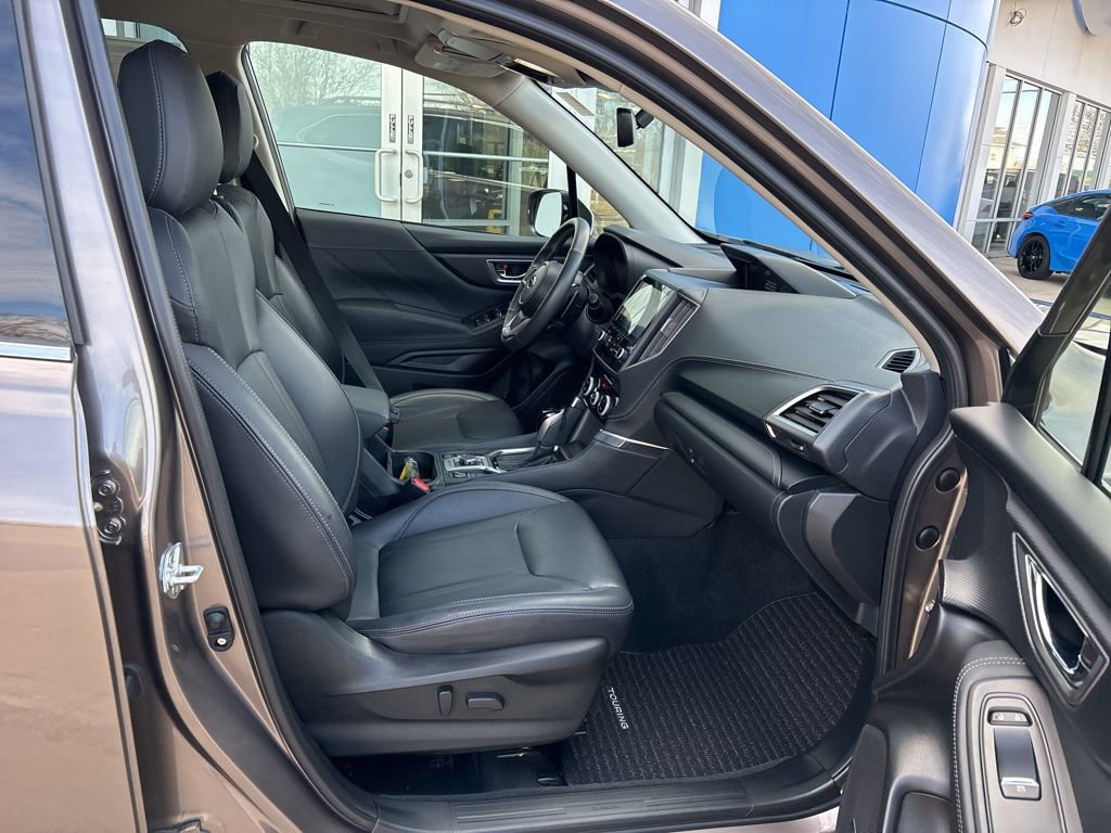 Used 2023 Subaru Forester Touring image 27